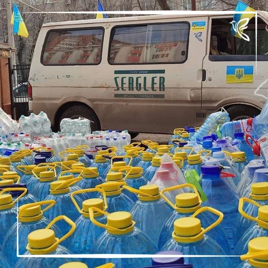 Förde vatten till den drabbade ukrainska staden
